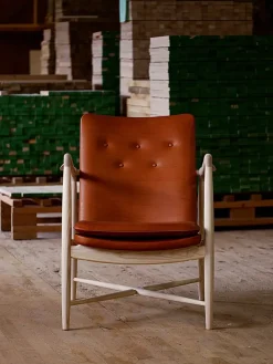 Kaminstolen, valnød af Finn Juhl