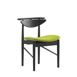 Karmstolen, eg olie/valnød af Finn Juhl