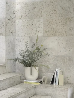 Kink Vase, light green fra Muuto