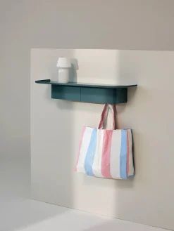 Korpus Shelf, large fra Hay