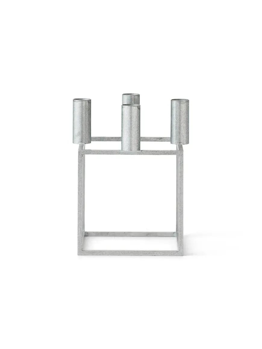 Kubus 4 Lysestage, bruneret kobber fra Audo Copenhagen