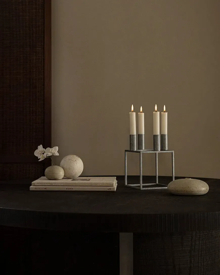 Kubus 4 Lysestage, olive fra Audo Copenhagen