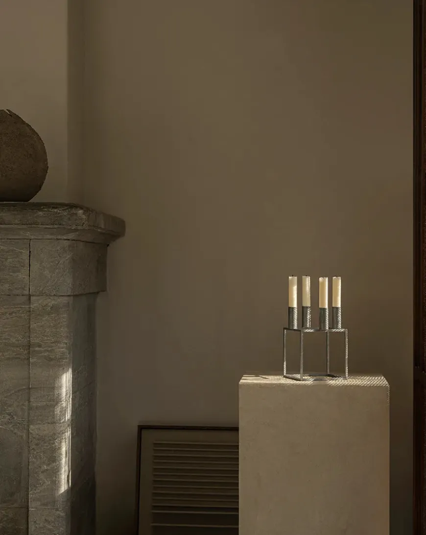 Kubus 4 Lysestage, olive fra Audo Copenhagen