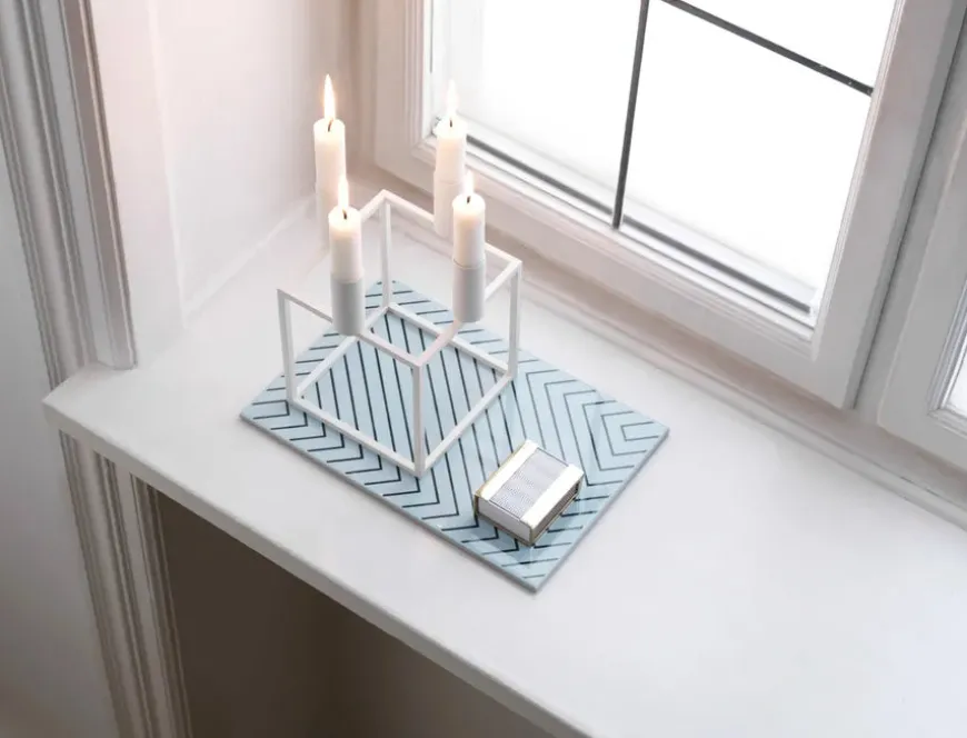 Kubus 4 Lysestage, sort fra Audo Copenhagen