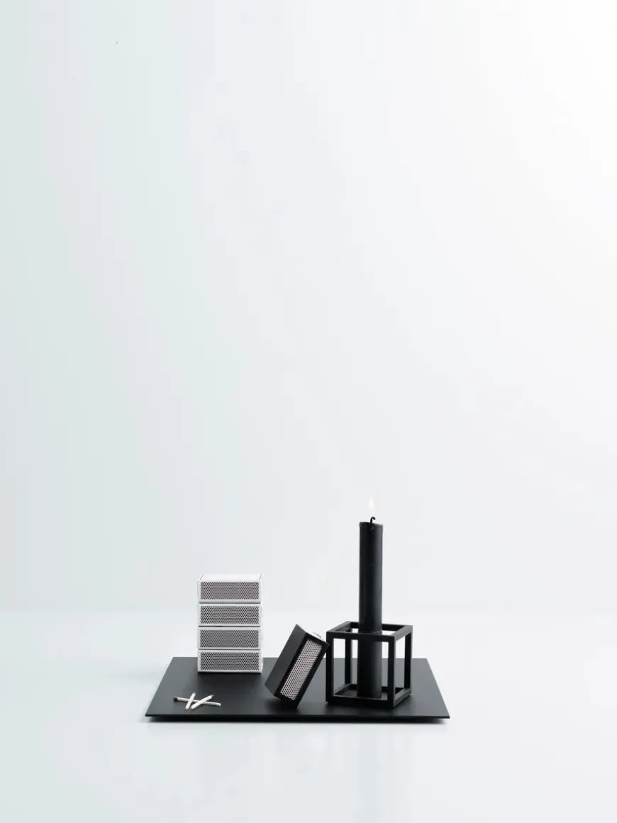 Kubus 1 Lysestage, sort fra Audo Copenhagen