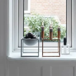 Kubus 1 Lysestage, sort fra Audo Copenhagen