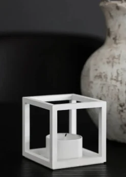 Kubus T Lysestage, guldbelagt fra Audo Copenhagen