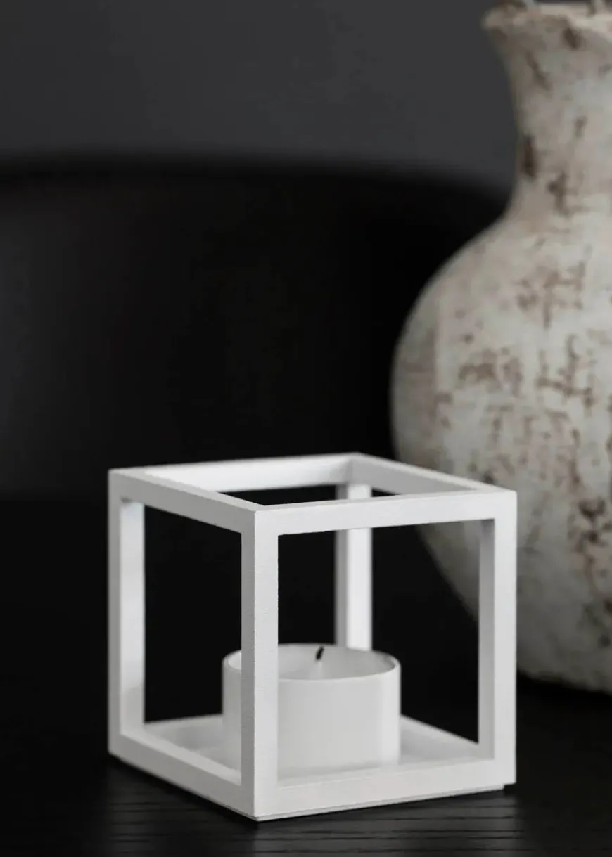 Kubus T Lysestage, guldbelagt fra Audo Copenhagen