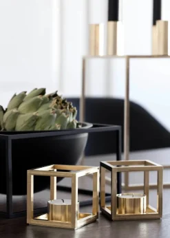 Kubus T Lysestage, sort fra Audo Copenhagen