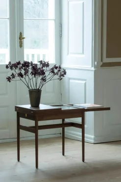 Kunstsamlerens Bord af Finn Juhl