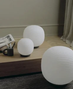 Lantern Globe gulvlampe large, fra New Works