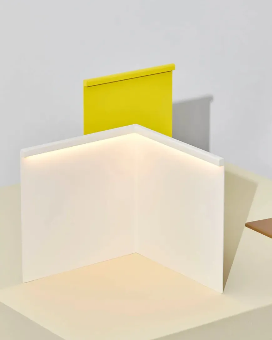 LBM Corner Bordlampe fra Hay