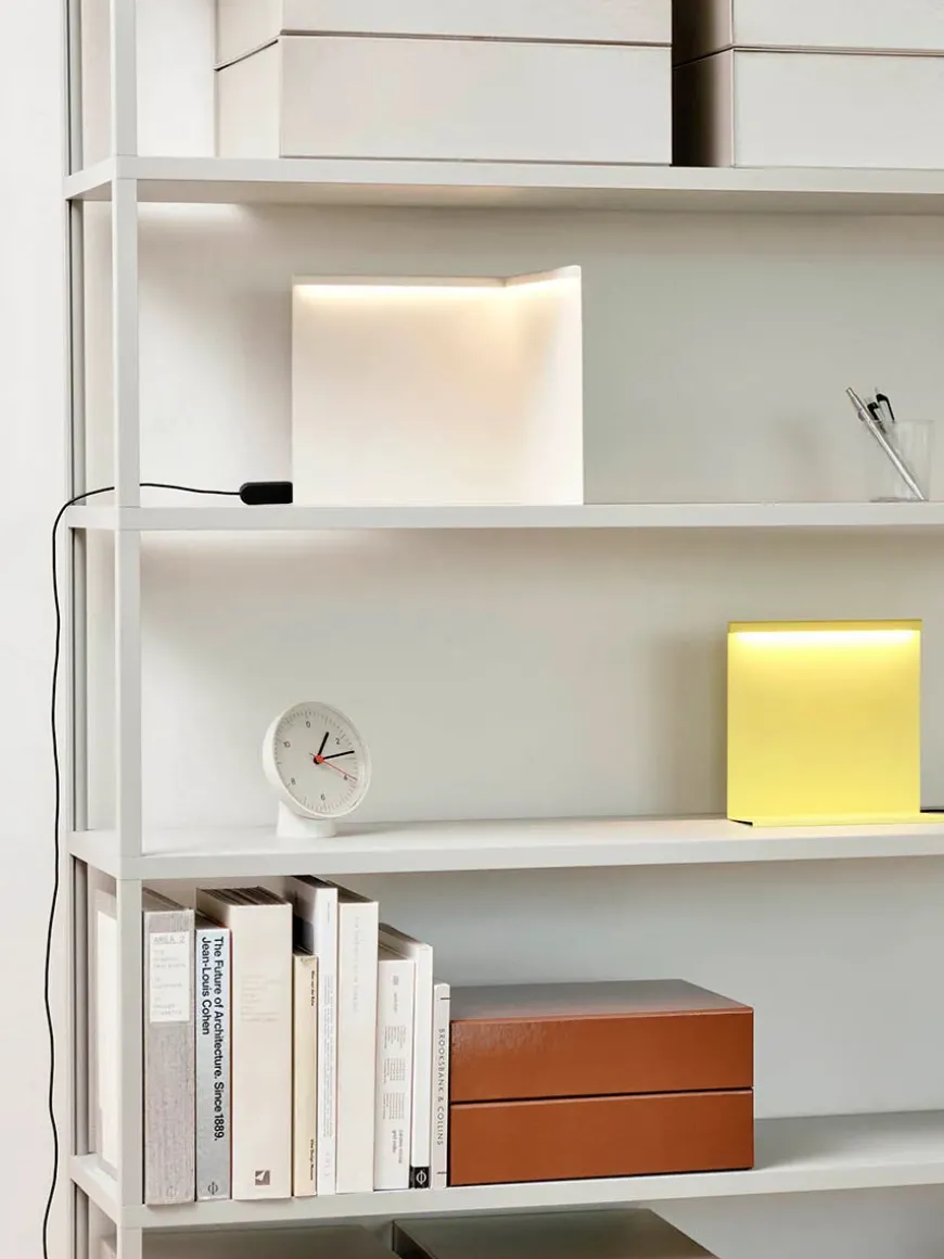 LBM Corner Bordlampe fra Hay