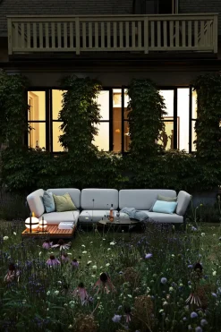 Level table fra Houe