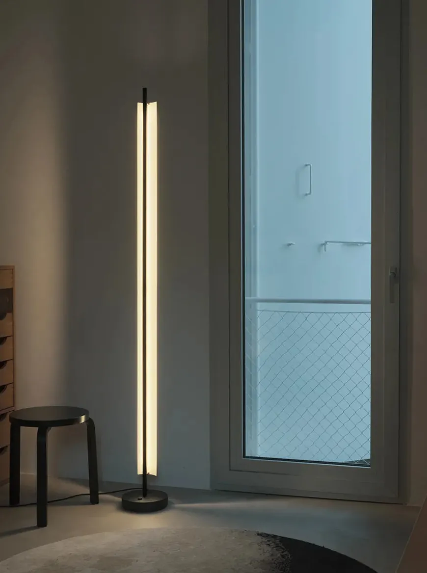 Lámina 165 Gulvlampe fra Santa and Cole