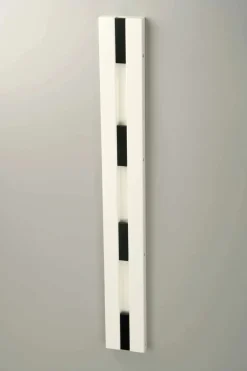 Lodret KNAX knagerække fra LoCa