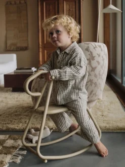 Lussi Rocking Horse – skulpturel gyngehest fra Ferm Living