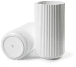 Lyngbyvasen i lilla, H20,5 cm fra Lyngby Porcelæn