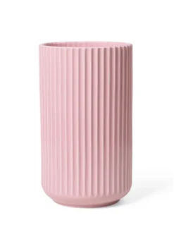 Lyngbyvasen i rosa, H25 cm fra Lyngby Porcelæn