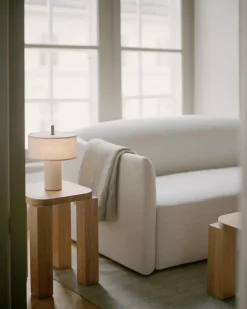 Margin Portable Table Lamp fra New Works