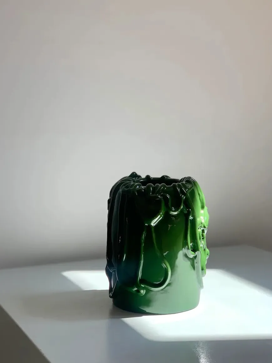 Michael Kvium Jam Vase, deep cobalt fra raawii