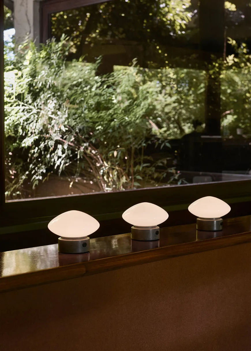 Mist AP21 Portable Bordlampe fra &Tradition