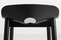 Mono Bar Stool fra Woud