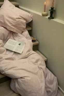 Monochrome Lines Sengetøj, okker/hvid fra Juna