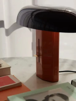 Montera JH42 Bordlampe, amber & ruby fra &Tradition