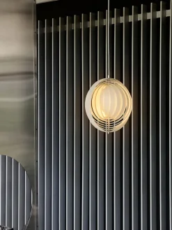 Moon Acrylic Pendant, Ø34 af Verner Panton