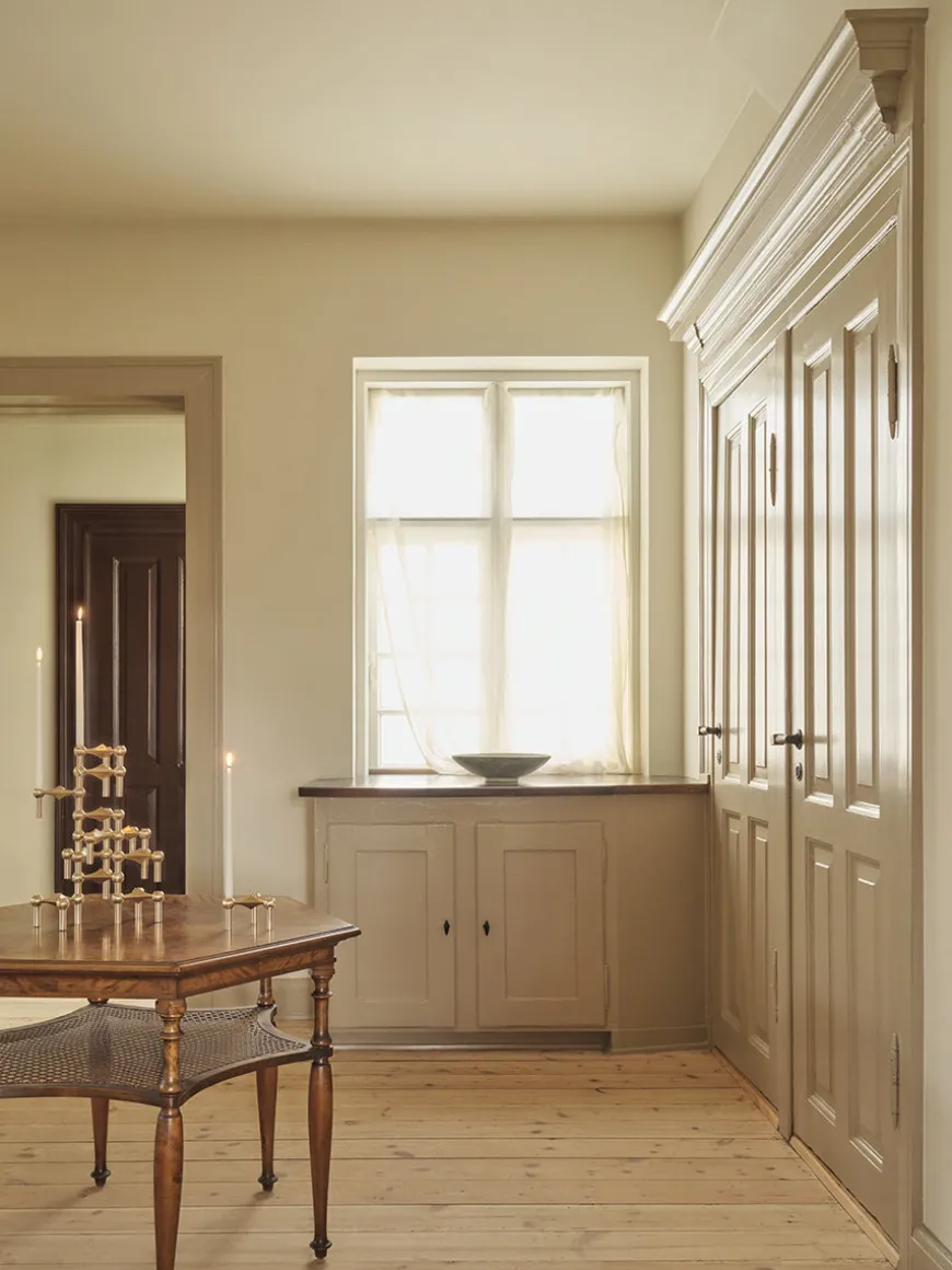 Nagel Lysestage, sort krom fra STOFF Nagel