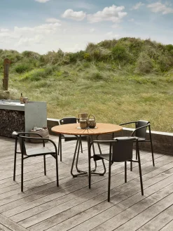 Nami Spisestol m/armlæn fra Houe