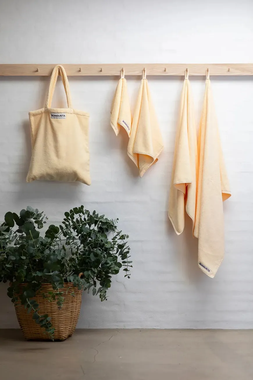 Naram towel - Baby pink & Ski patrol fra Bongusta