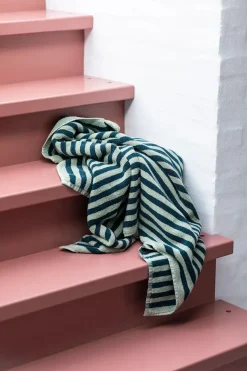 Naram towel - Camel & Ultramarine blue fra Bongusta