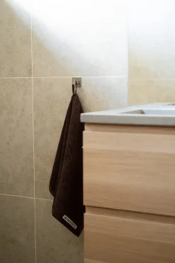 Naram towel - Sea foam & Deep teal fra Bongusta