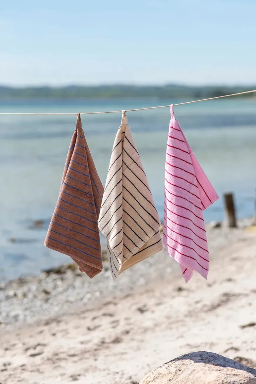 Naram towel - Soft Fuchsia fra Bongusta