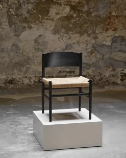 Nestor stol, mat lakeret eg fra Mater