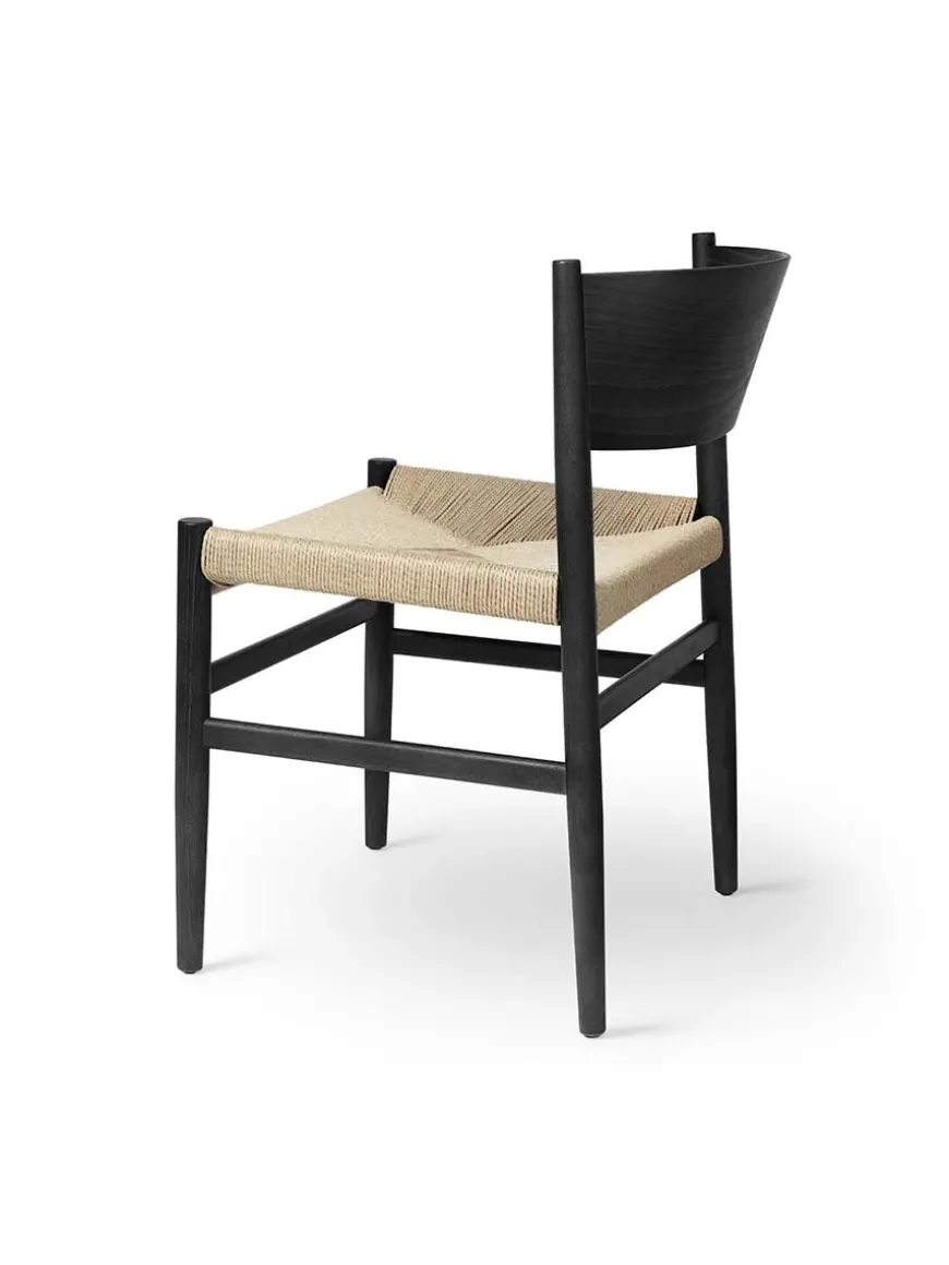 Nestor stol, sort bøg med natur flet fra Mater