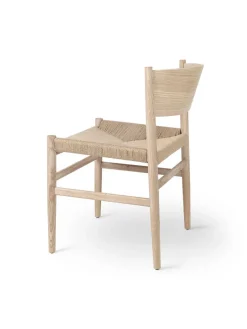 Nestor stol, sort bøg med natur flet fra Mater