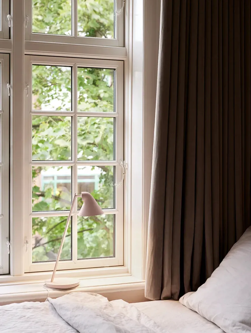 NJP Mini bordlampe fra Louis Poulsen