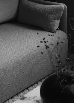 Offset Sofa 2-Seater, bouclé 06 fra Audo Copenhagen