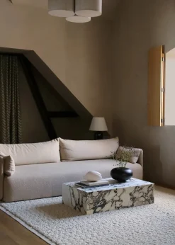 Offset Sofa 3-Seater, bouclé 06 fra Audo Copenhagen