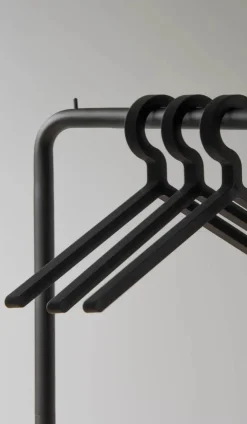 O&O Clothes Rack fra Woud