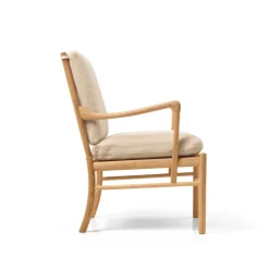 OW149 Colonial lænestol, eg olie, Terra-læder af Ole Wanscher