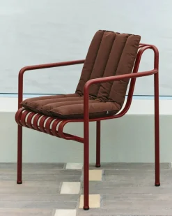 Palissade Dining Armchair, iron red fra Hay
