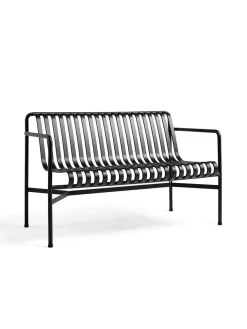 Palissade Dining Bench med armlæn, iron red fra Hay