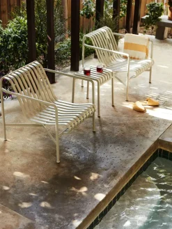 Palissade Lounge Chair Low, hot galvanised fra Hay