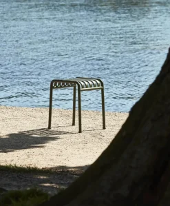 Palissade Stool, olive fra Hay