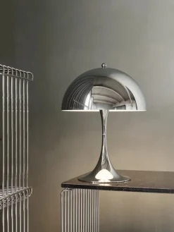 Panthella 250 bordlampe, grå opal fra Louis Poulsen