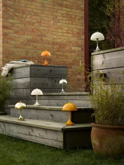 Panthella 160 Portable V3, opal pale rose af Verner Panton